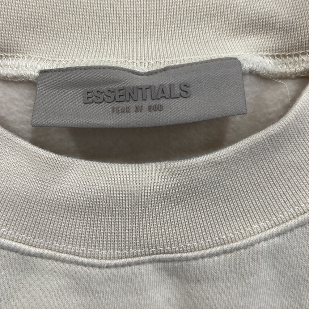Essentials sweater size Medium - Picture 3 of 6